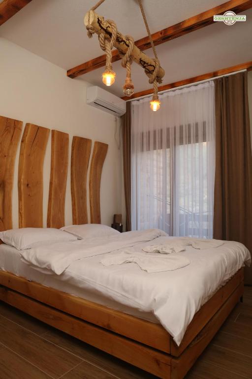 HotelRestaurant Gështenja - Deluxe Double Room With Bath