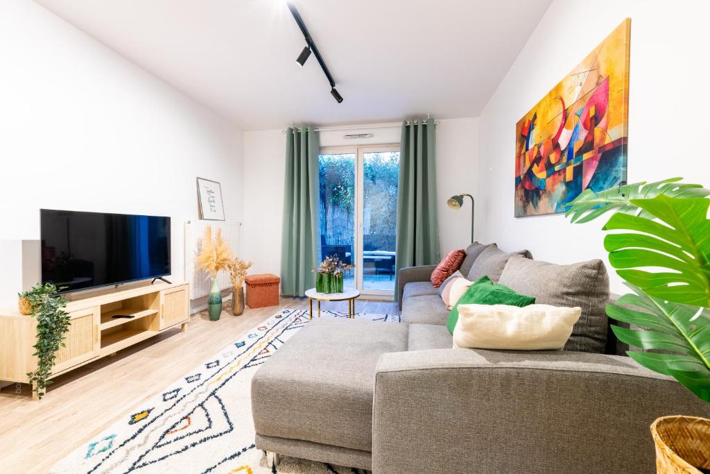 Μια τηλεόραση ή/και κέντρο ψυχαγωγίας στο Le Green Chic - Métro 8 - Paris