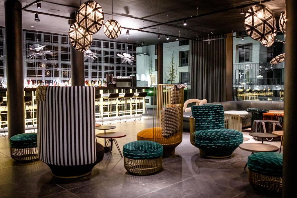 Motel One Antwerpにあるシーティングエリア