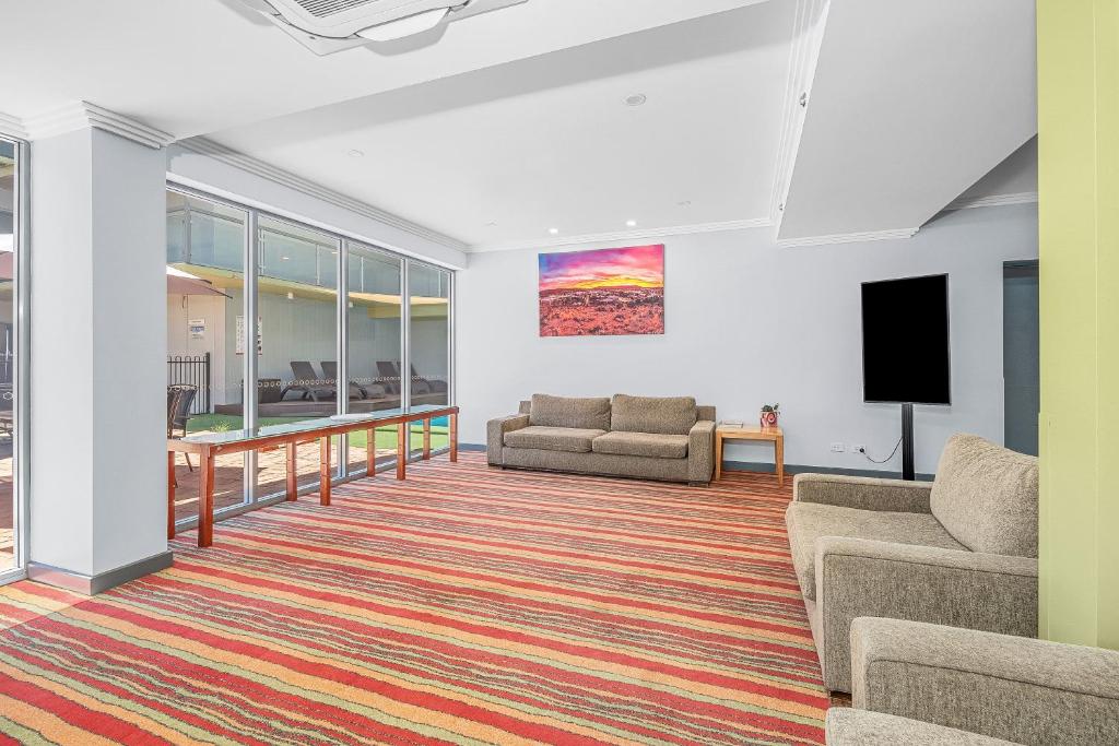 Posezení v ubytování Stay at Alice Springs Hotel