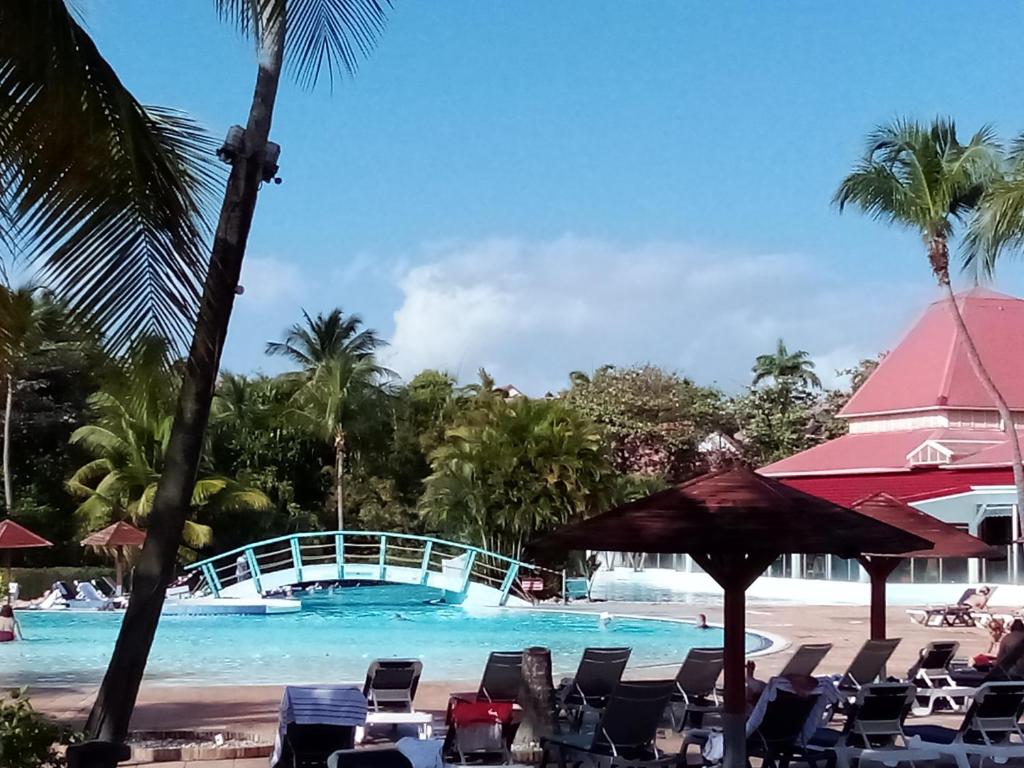 Bazén v ubytování Magnifique appartement avec terrasse Coco Beach nebo v jeho okolí