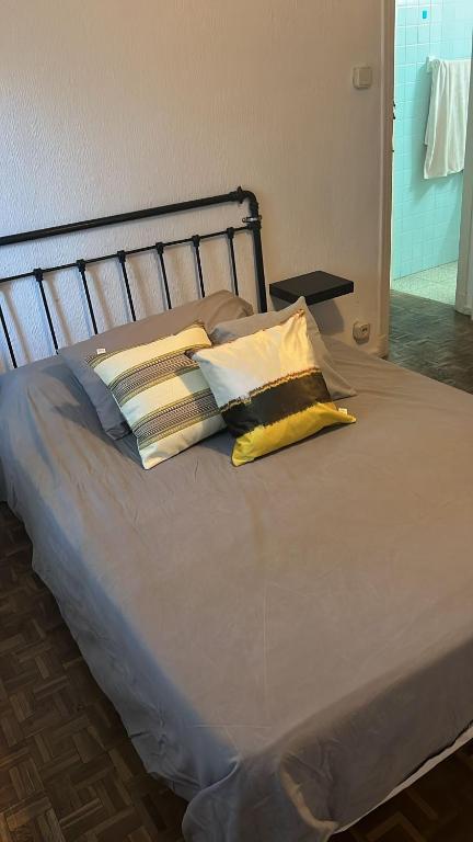 Postel nebo postele na pokoji v ubytování Habitación Ada Madrid