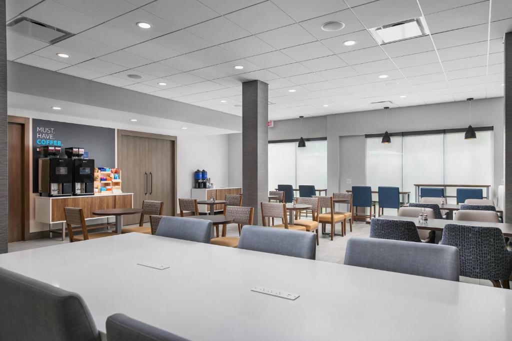 Holiday Inn Express Chattanooga - Hamilton Place photo