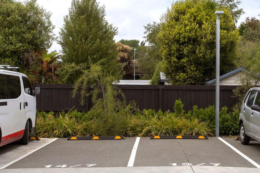 Immaculate Presentation, Carpark - Resim 18