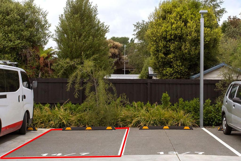 Immaculate Presentation, Carpark - Resim 22