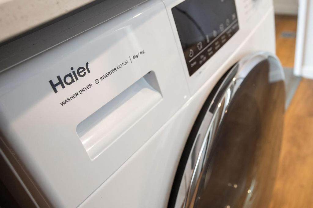 Immaculate Presentation, Carpark - Resim 5