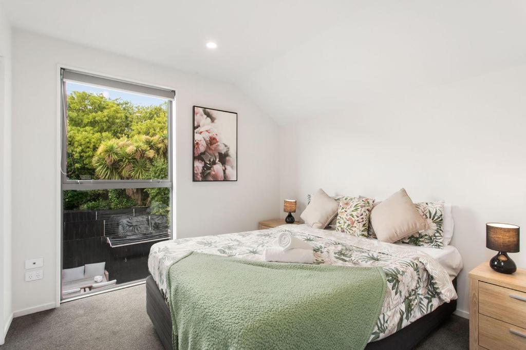 Immaculate Presentation, Carpark - Resim 2