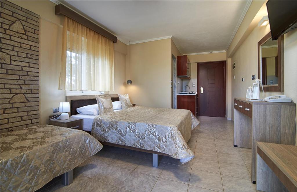 Hotel Agni On The Beach - 3