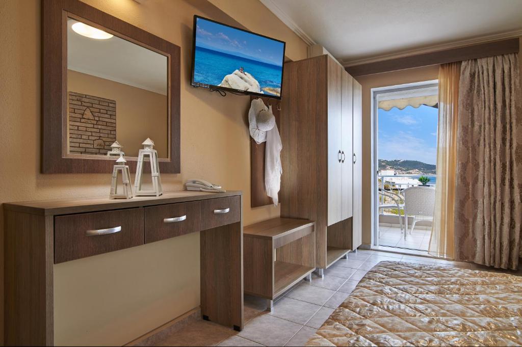 Hotel Agni On The Beach - 2