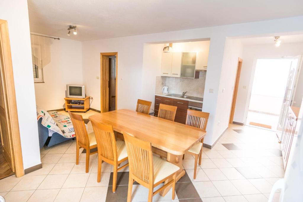 Kuchyňa alebo kuchynka v ubytovaní Apartments Basilea