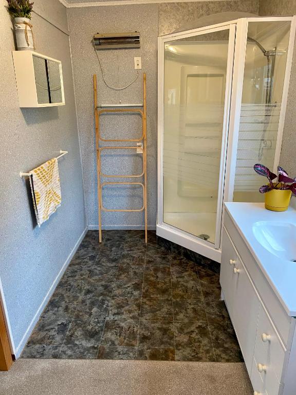 Central Mangere Bridge Gem - Resim 25