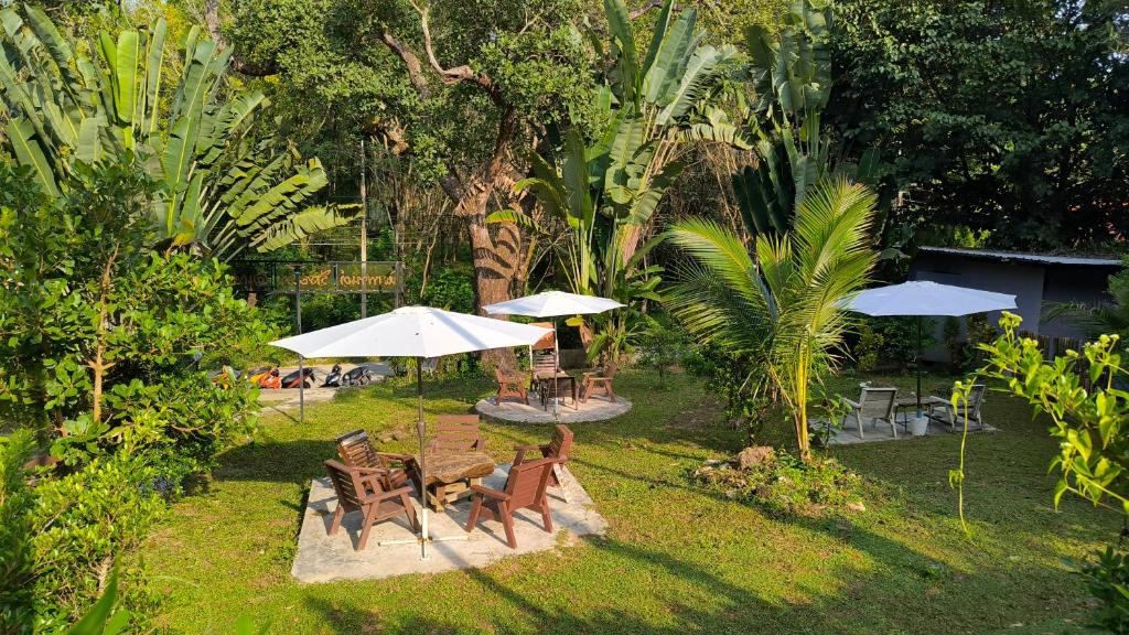 O grădină în afara Himmapan Resort