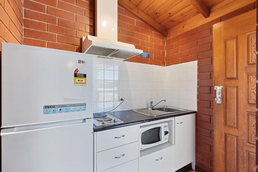 Kuchyň nebo kuchyňský kout v ubytování Econo Lodge Port Augusta