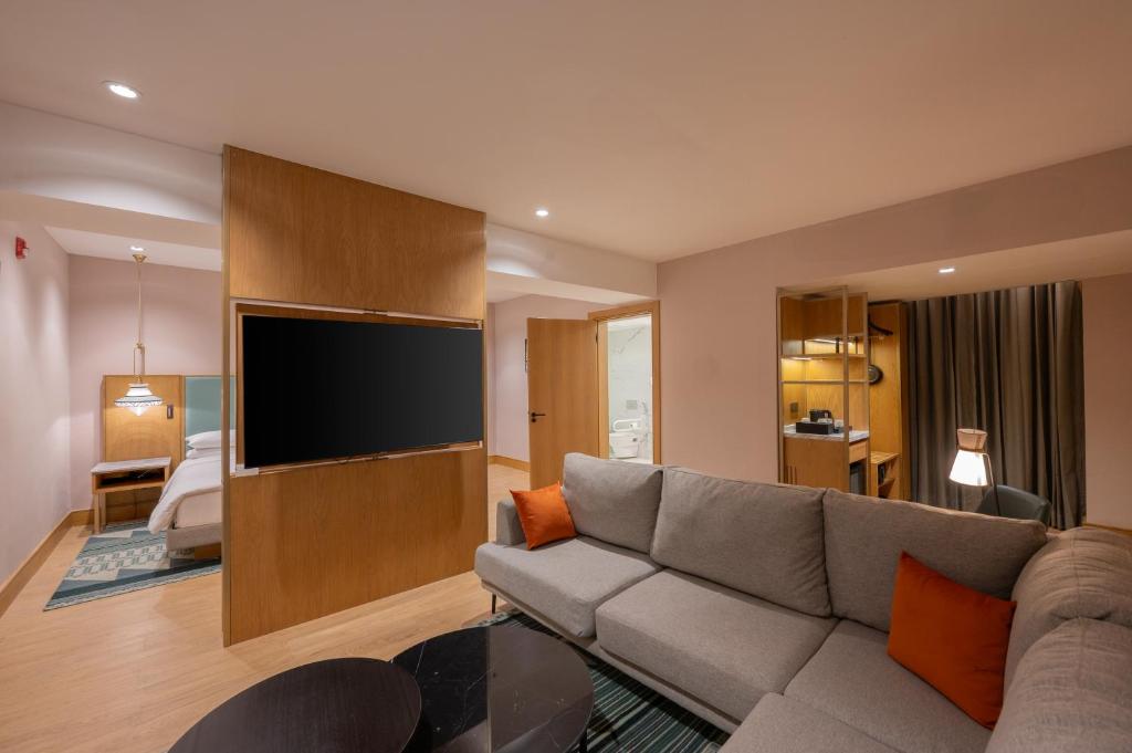Hyatt Regency Nairobi Westlands - Deluxe King Room - Disability Access