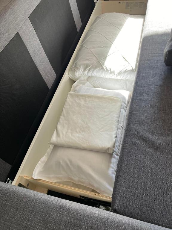 Postel nebo postele na pokoji v ubytování 山中ビル3Fーワンフロア貸切48平方メートルone floor private room