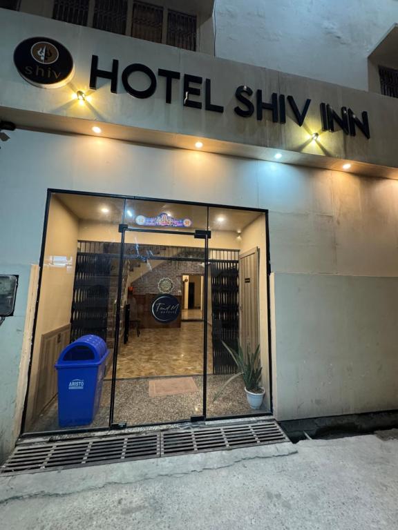 Certifikát, hodnocení, plakát nebo jiný dokument vystavený v ubytování Hotel Shiv Inn By T And M Hotels