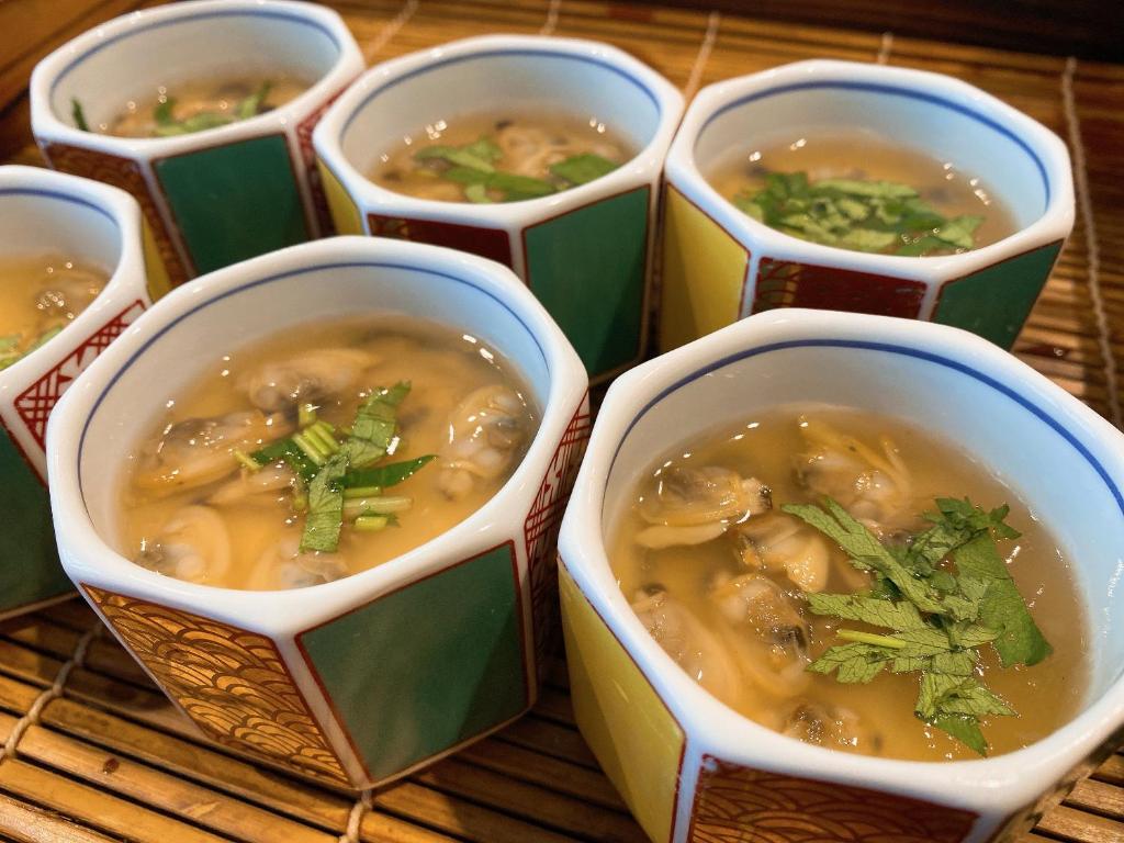 ホテルの敷地内または近くでの食事または食べ物