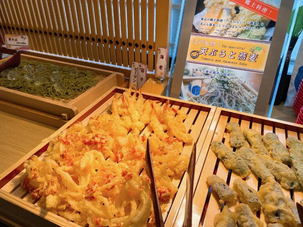 ホテルの敷地内または近くでの食事または食べ物
