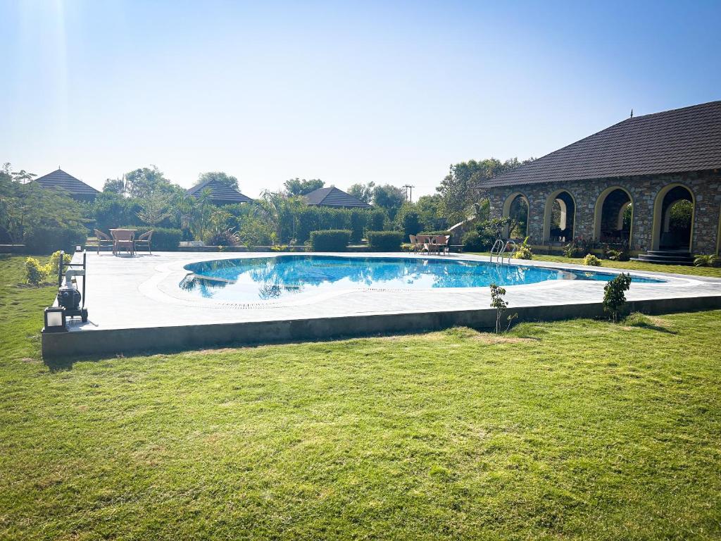 Bazén v ubytování Jawai's Wildness Lodge nebo v jeho okolí