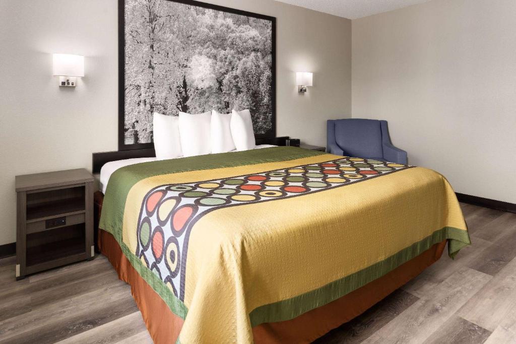 Super 8 by Wyndham Burnham/Lewistown - Kamer Met Kingsize Bed - Niet-Rokers