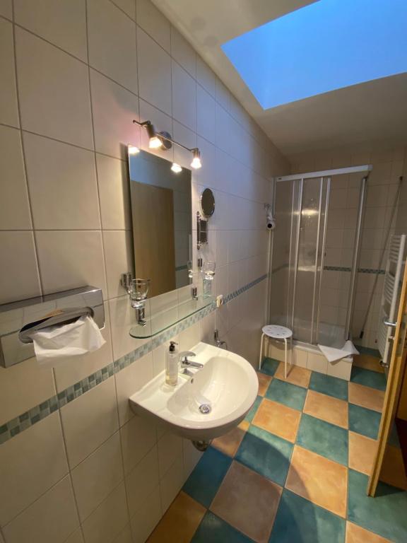 Vannituba majutusasutuses Hotel Weidenmühle