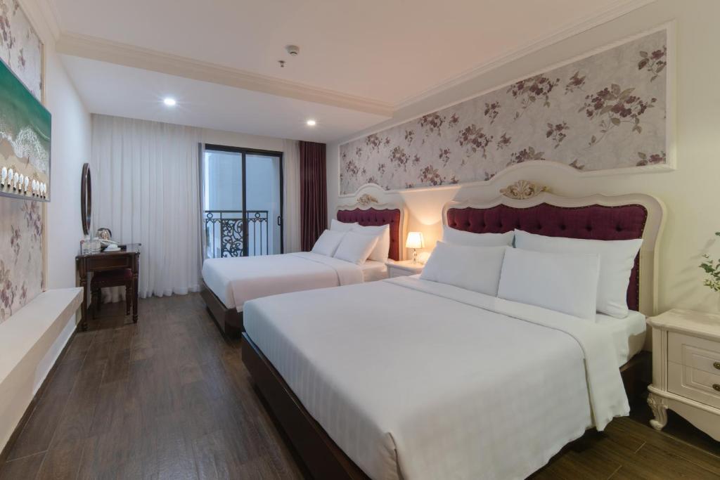 Phòng Executive 3 Người Có Ban Công Nhìn Ra Thành Phố