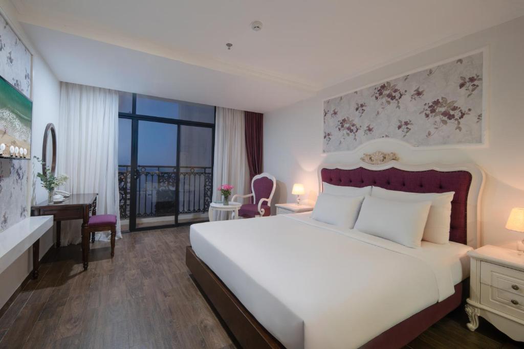 Phòng Có Giường Cỡ Queen Với Ban Công