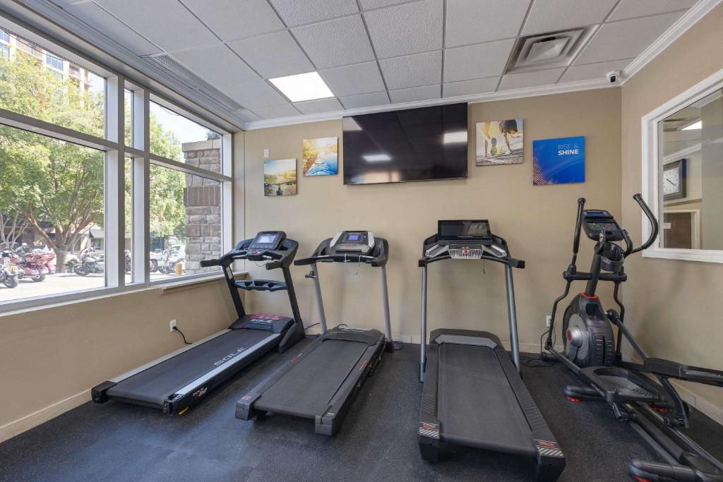 Spordikeskus ja/või sportimisvõimalused majutusasutuses Comfort Inn Downtown Nashville - Music City Center
