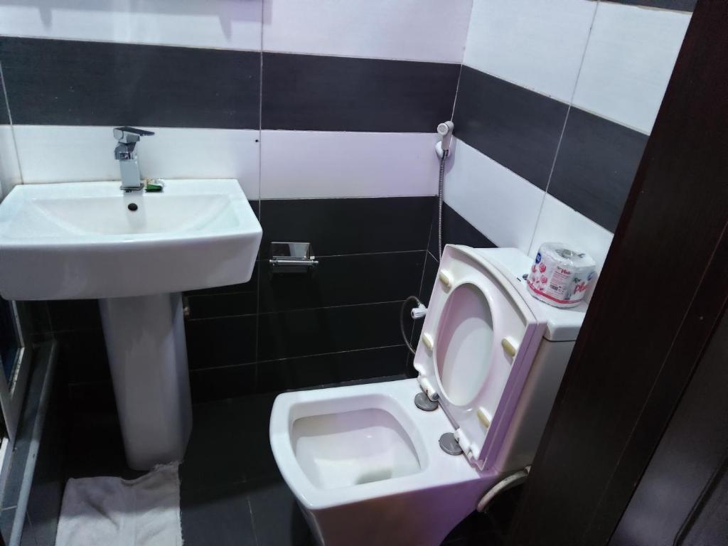 Vannituba majutusasutuses Crownedge Hotels