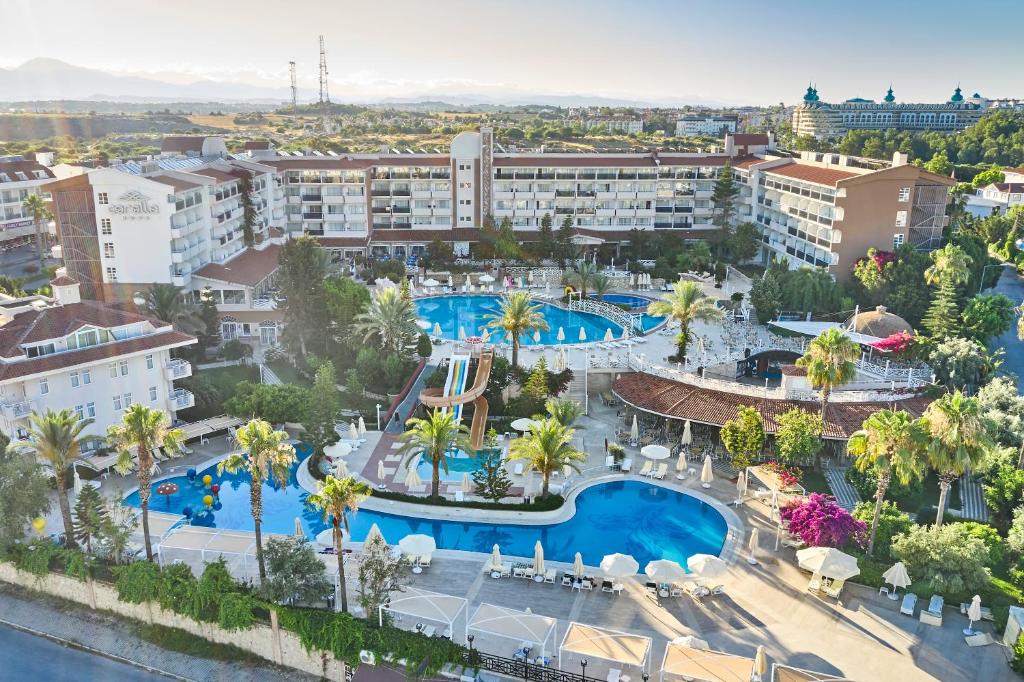 Bazén v ubytování Seaden Corolla Hotel nebo v jeho okolí