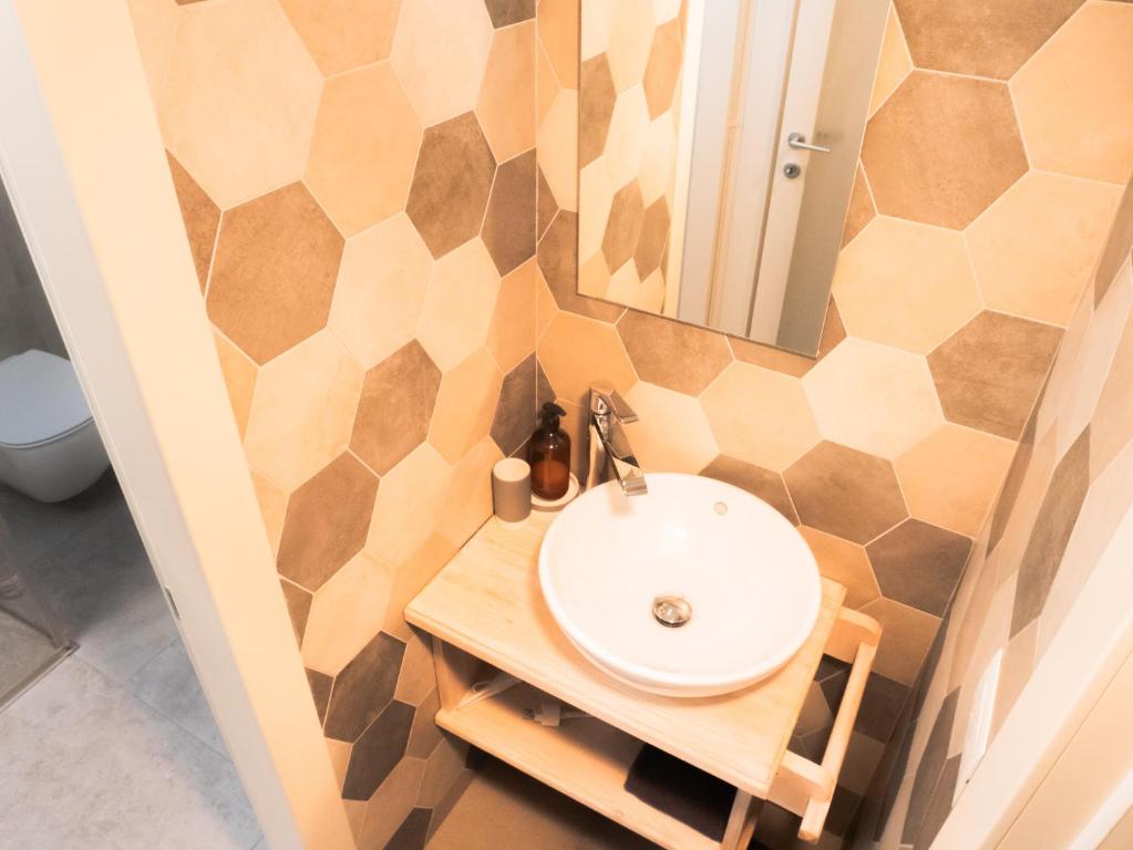 A bathroom at Maison Tatà
