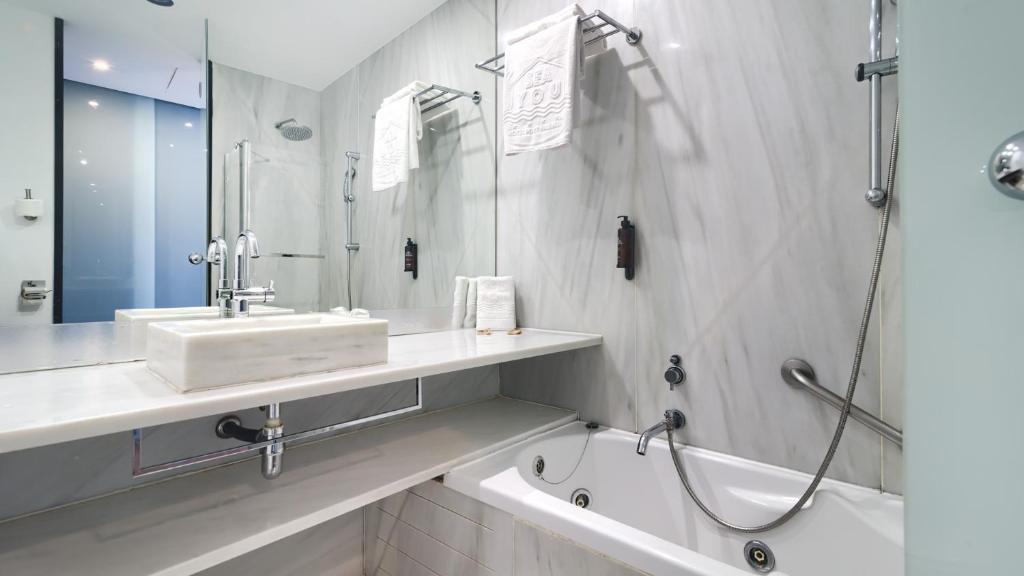 Sea You Hotel Port Valencia - Resim 39