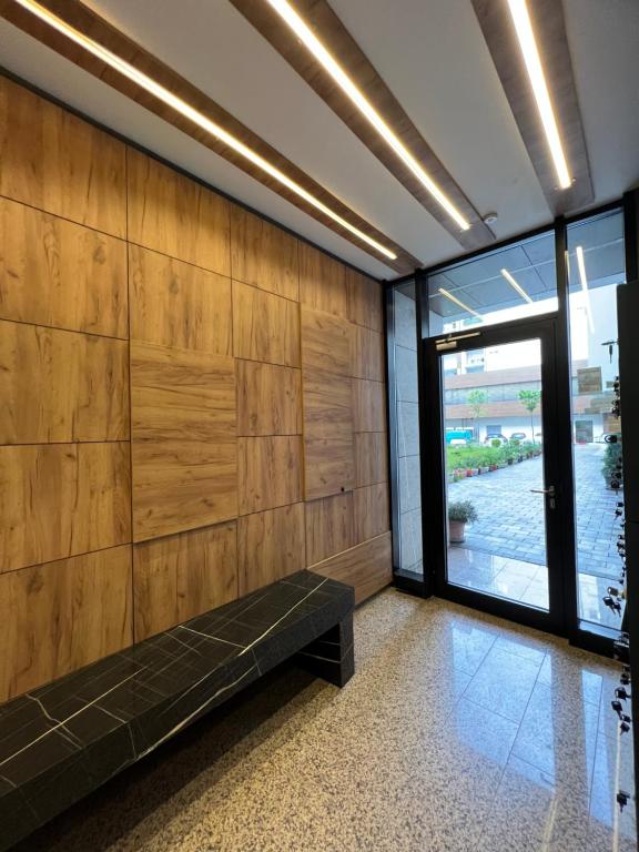 Φωτογραφία από το άλμπουμ του ESS Apartment, Best Location with Parking! σε Prizren