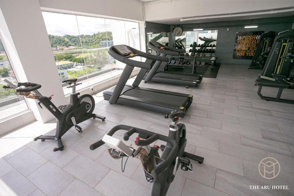 Fitness centrum a/nebo fitness zařízení v ubytování KO-Z Place Aru Suites