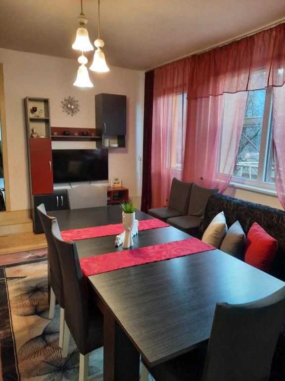 Kuchyň nebo kuchyňský kout v ubytování Guest House Lazar Raykov
