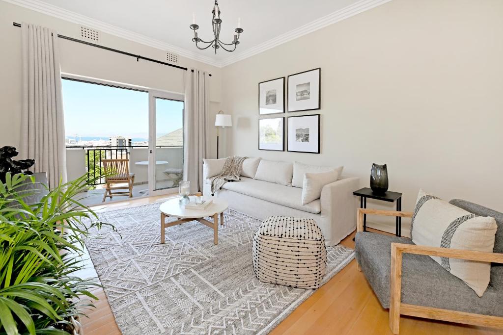 Stylish 2 Bedroom Ensuite Apt with Beautiful Views, Cape Town (updated ...