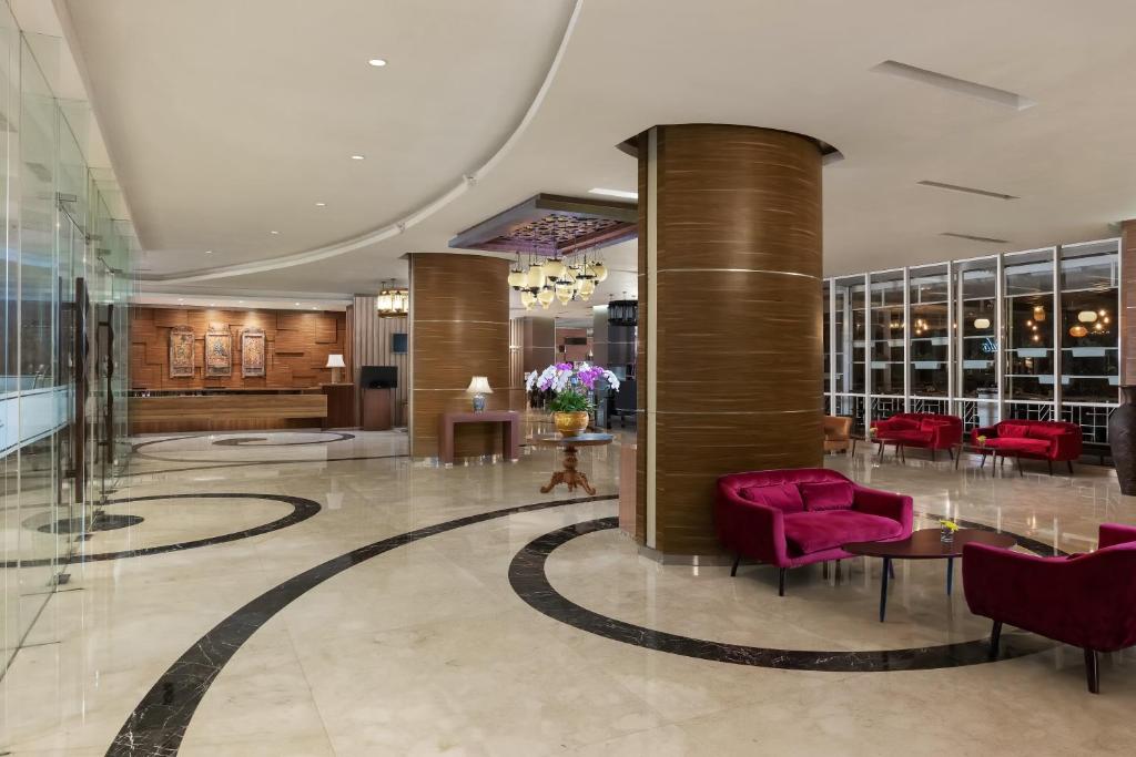 Vstupní hala nebo recepce v ubytování The Alana Yogyakarta Hotel and Convention Center