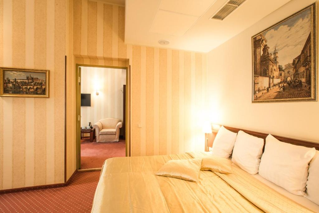 Monika Centrum Hotels - Junior Suite Met Groot Tweepersoonsbed