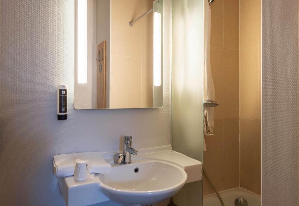 Koupelna v ubytování B&B HOTEL Amiens