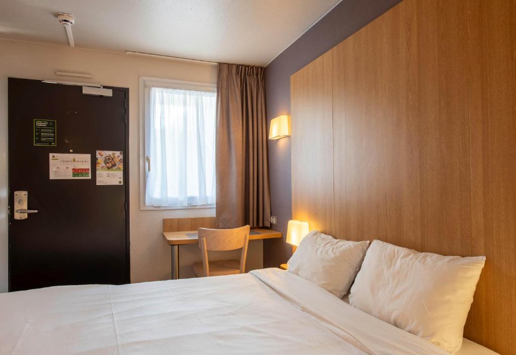 Postel nebo postele na pokoji v ubytování B&B HOTEL Amiens