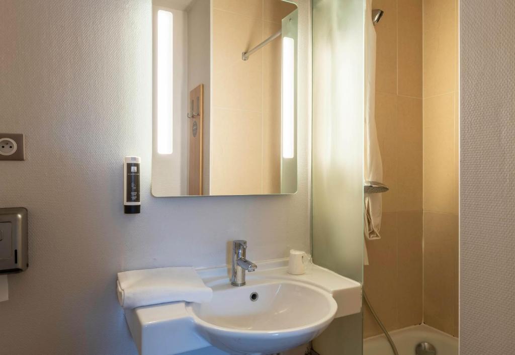 Koupelna v ubytování B&B HOTEL Amiens
