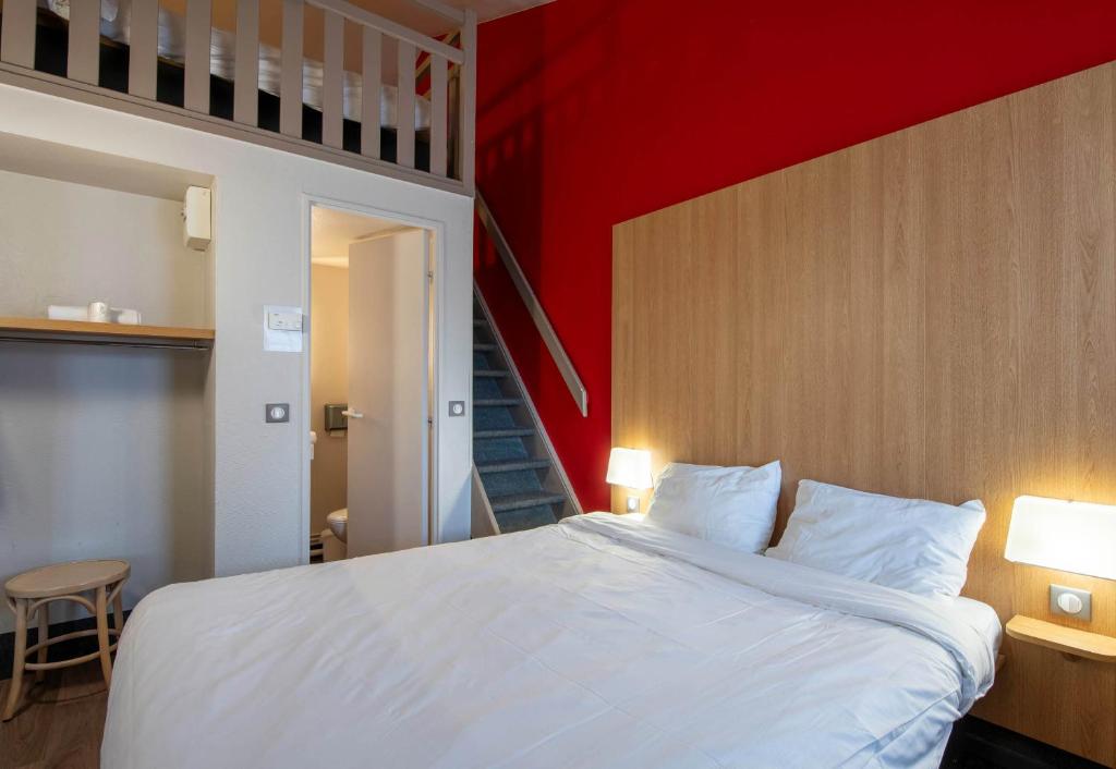 Postel nebo postele na pokoji v ubytování B&B HOTEL Amiens