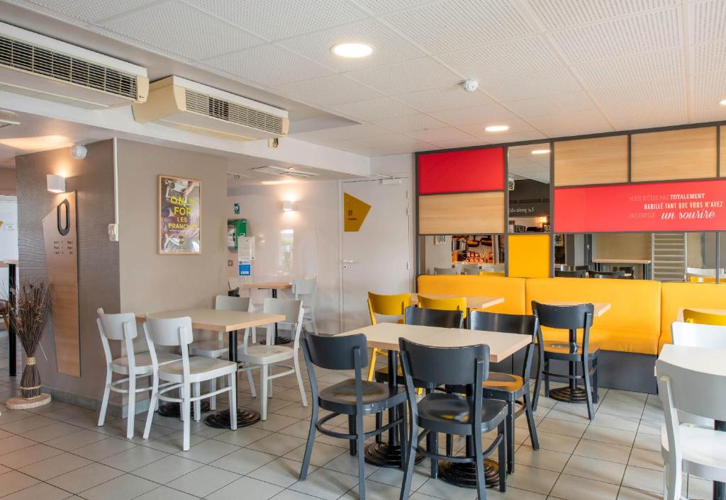 Posezení v ubytování B&B HOTEL Amiens