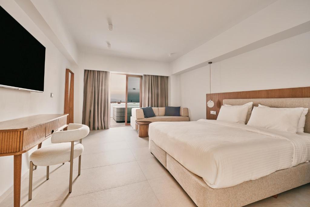 Posteľ alebo postele v izbe v ubytovaní Oceanis Beach & Spa Resort