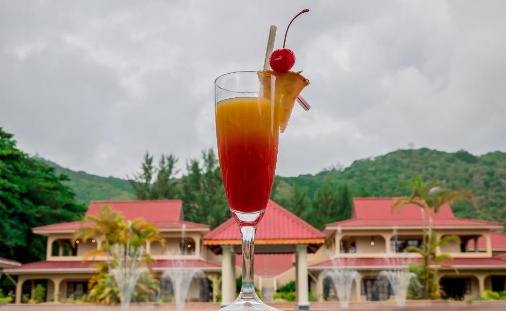 Напитки в Oasis Hotel Restaurant & Spa