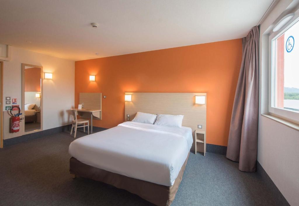 Postel nebo postele na pokoji v ubytování B&B HOTEL Gap