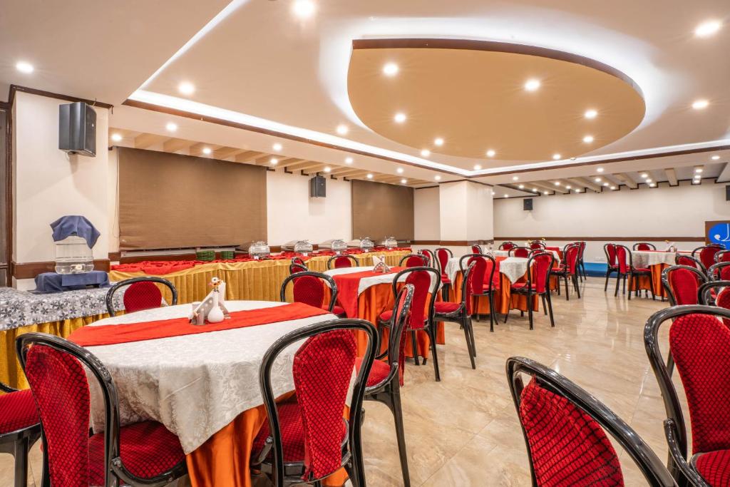 Restaurace v ubytování Jai Hotels
