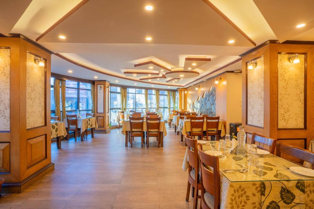 Restaurace v ubytování Jai Hotels