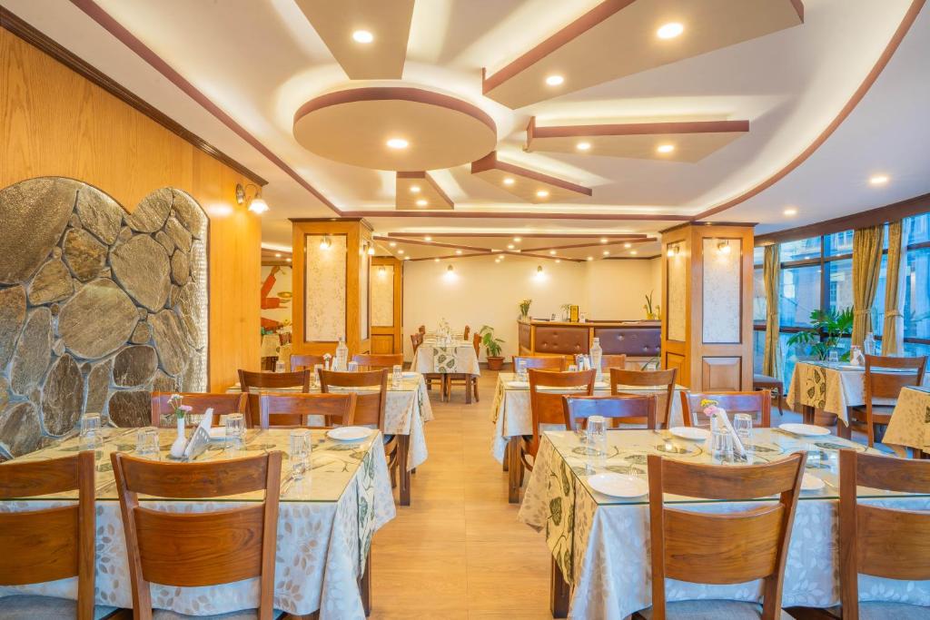 Restaurace v ubytování Jai Hotels