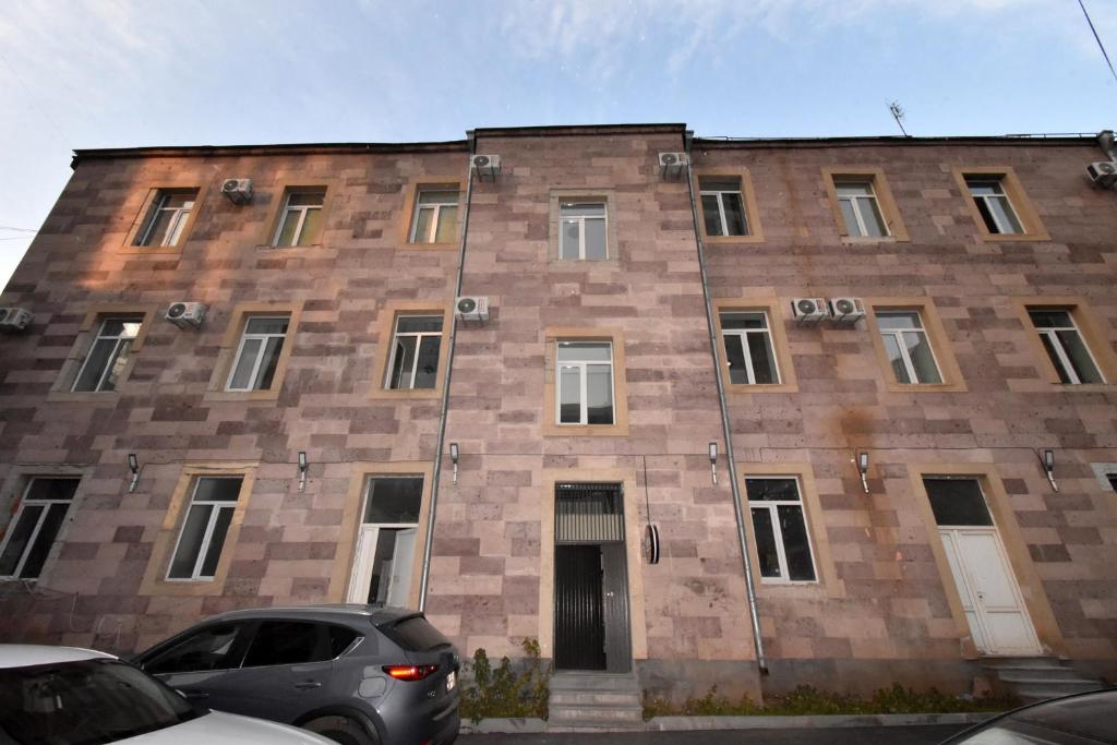 Budova, kde se aparthotel nachází